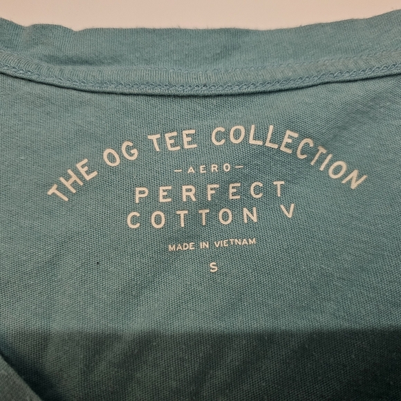 Aeropostal OG tee V neck size:Small - Picture 2 of 3